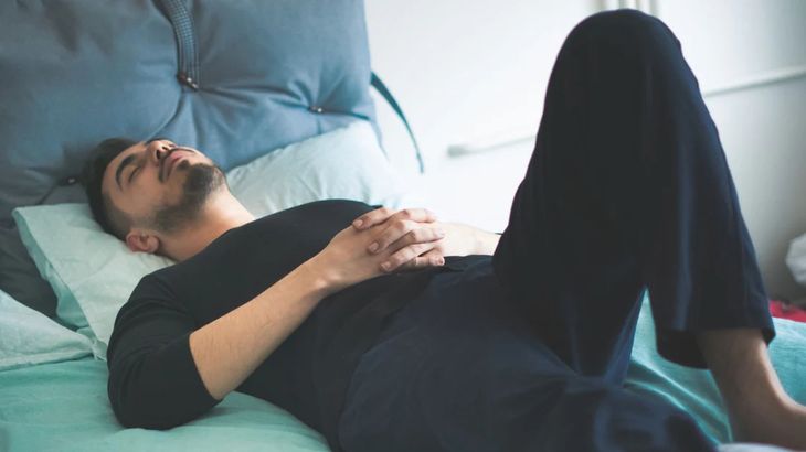 Sleeping with knees up to relieve hip pain and stretch the psoas muscle overnight